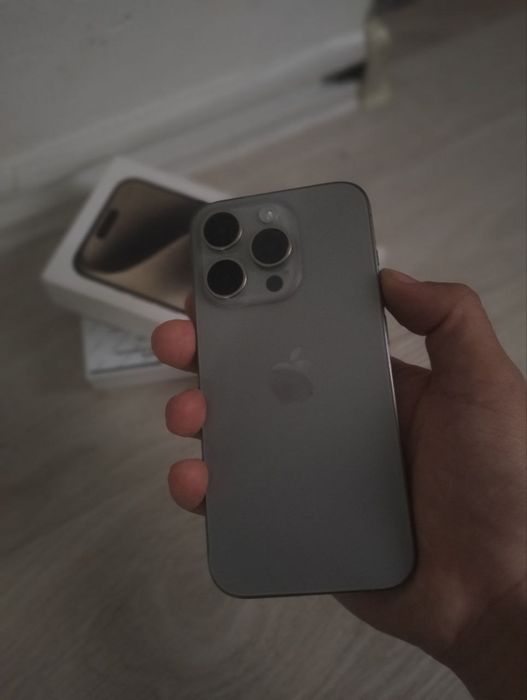 IPhone 15 про ..