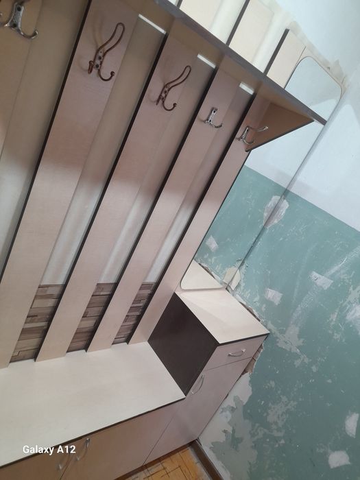 Прихожка,вешалка,