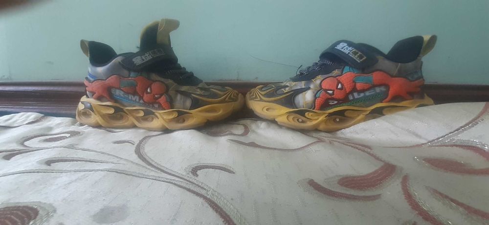 Болалар крассовкаси сотилади