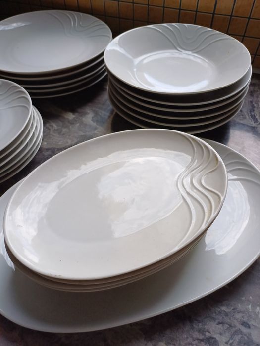 Чинии от порцелан- Разград