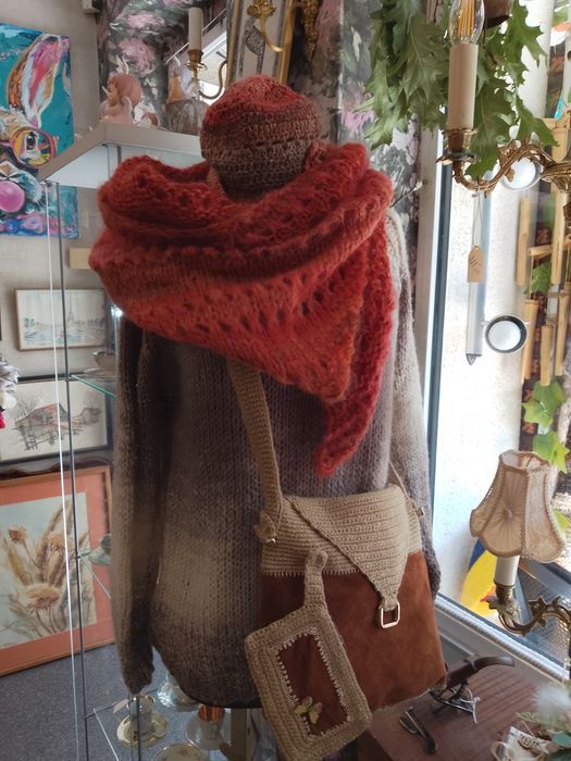 Ръчно плетени чанти,шапки,шалове