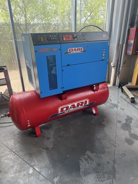 Vand  utilaje service  elevatoare statie itp compresor