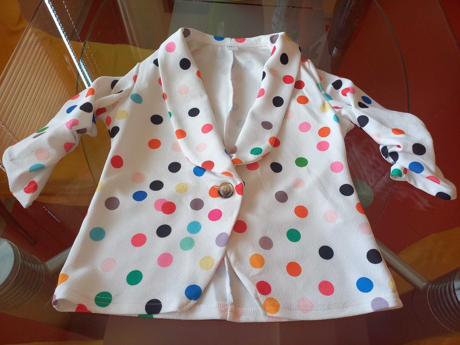 Детско свежо сако на точки