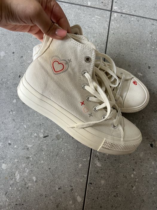 Converse panza cu inimi Love