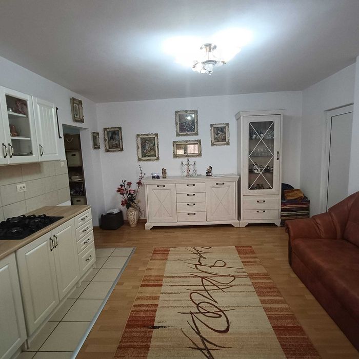 Apartament 3 camere situat in zona Piata Cetate 52 mp — fotografia 1