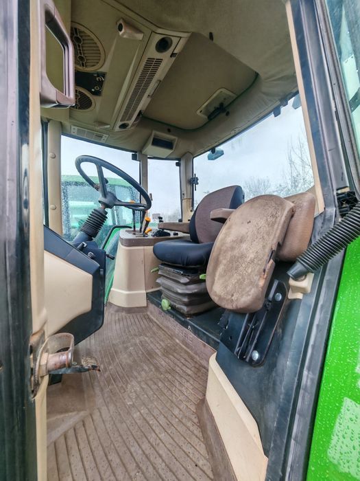 Tractor John Deere 6110