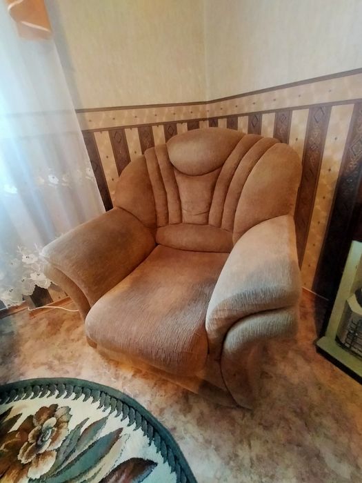 Диван и кресло .