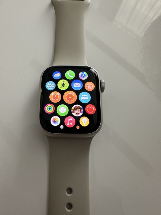 Apple Watch Series 7 – 41 mm Starlight (часовник apple 7 серия)
