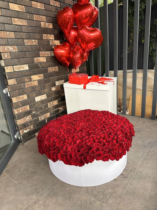 606 роз коробка гигант