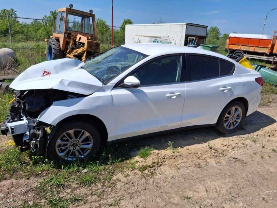Dezmembrez Ford Focus 4 Facelift Sedan 1.5 EcoBlue Y9DA 115 cai