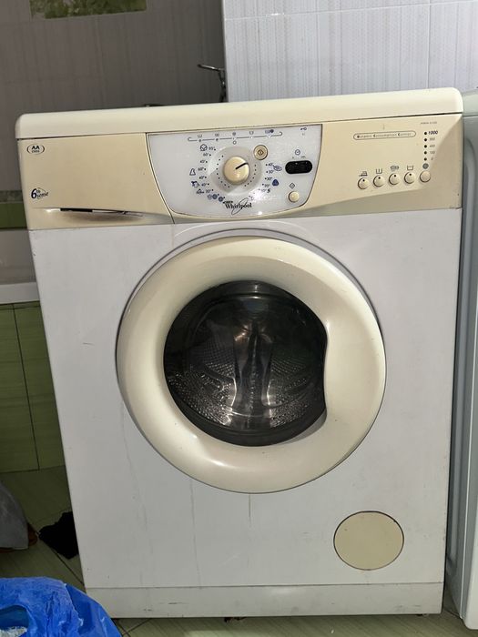 Продается стиральная машина Whirlpool Awm