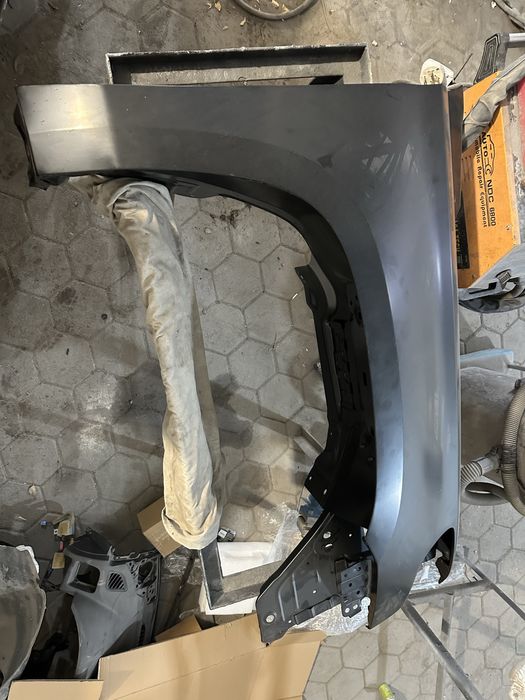 Переднее крыло chevrolet tahoe suburban