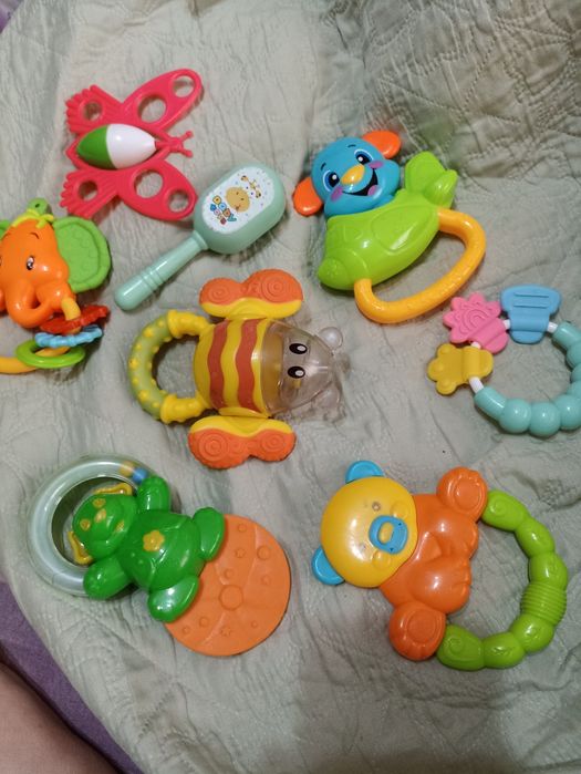 Игрушки     погремушки