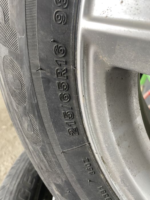 Продам летние шины с дисками