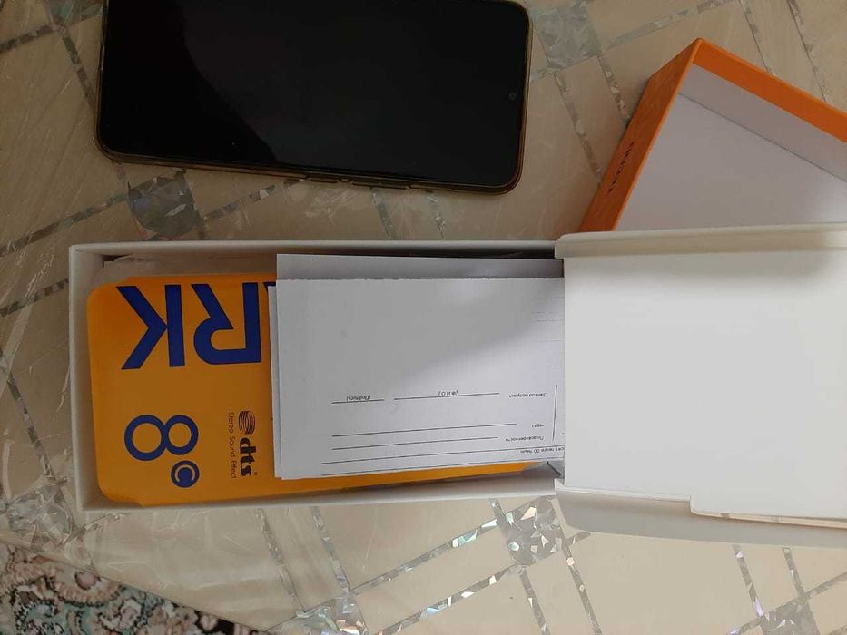 Смартфон TECNO SPARK 8C 128 GB.