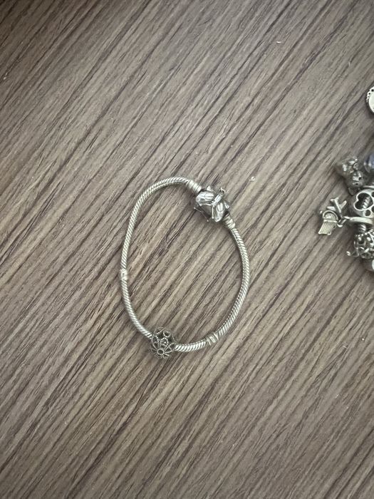 Pandora гривна и талисмани