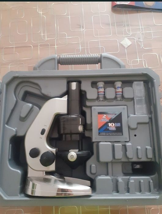 Vând microscop funcțional