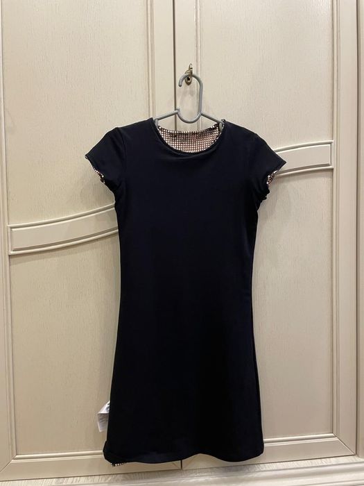 Продам блестящее детское нарядное платье