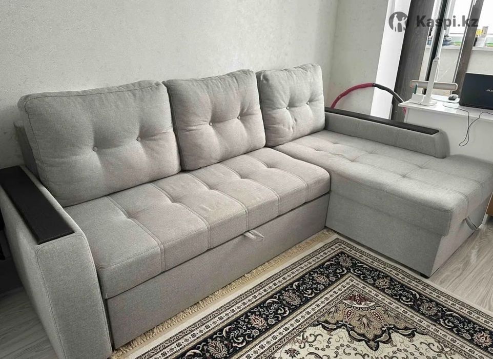 Продается угловой диван серого цвета