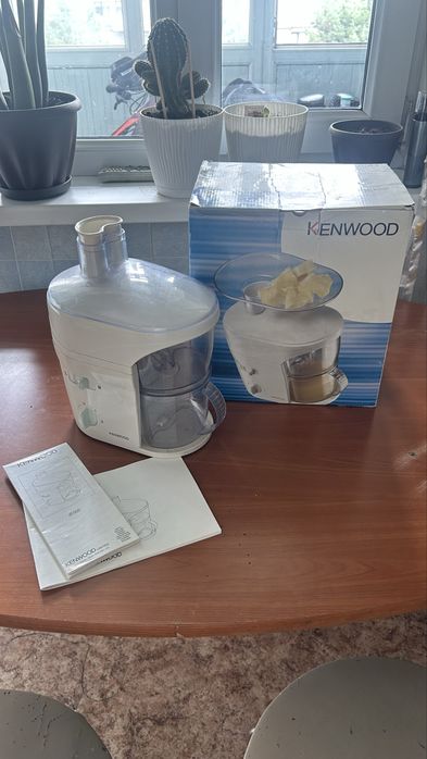 Соковыжималка Kenwood JE550, б/у