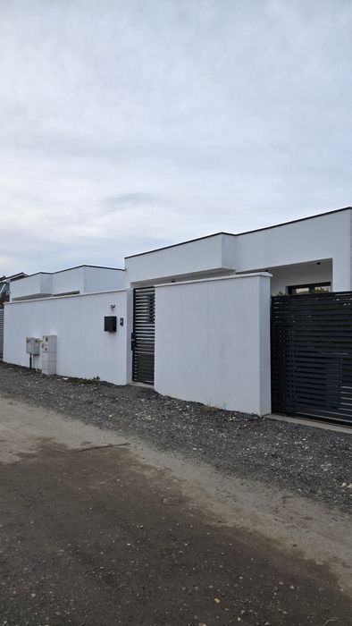 Case Lazu de vanzare