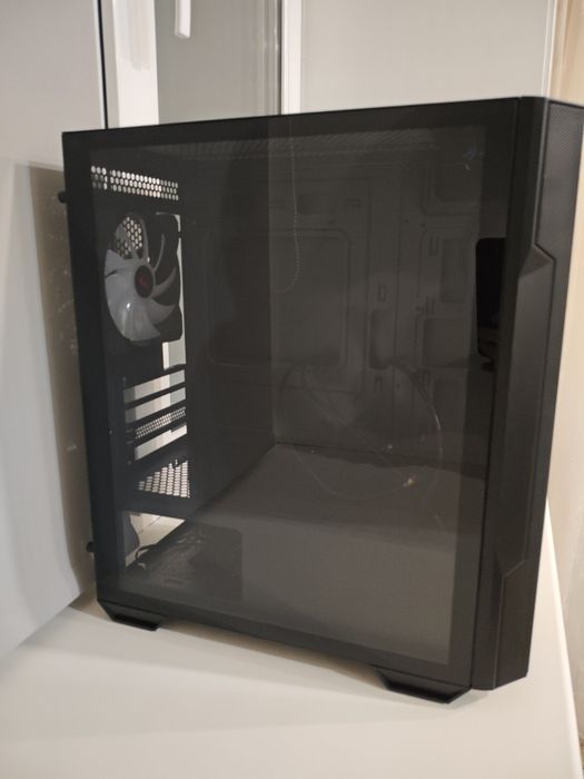 Продам корпус игровой MSI MAG FORGE M100R