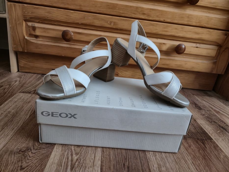 Сандали на ток Geox