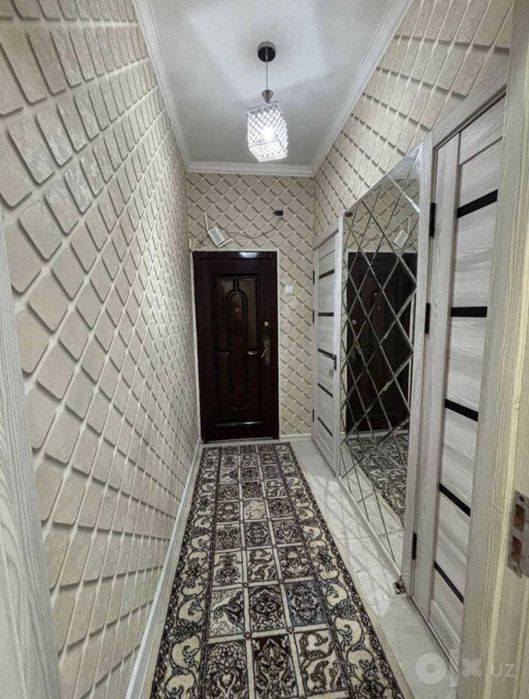 Юнусабад 8  2/1/4  50м² Балкон 1.5/6 Не Торцевой Ор-р напротив Биллур
