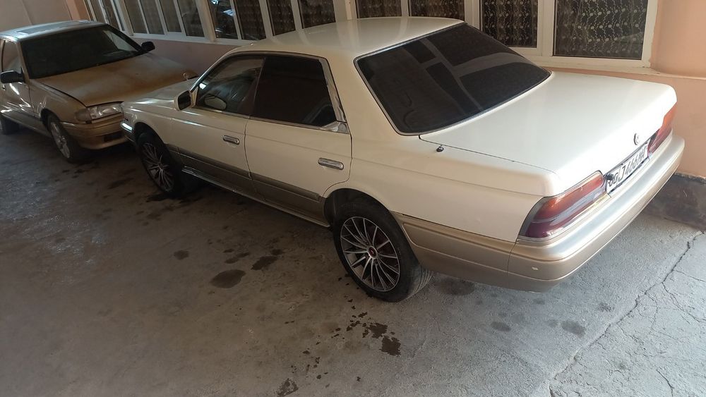 Ниссан лаурел сотилади