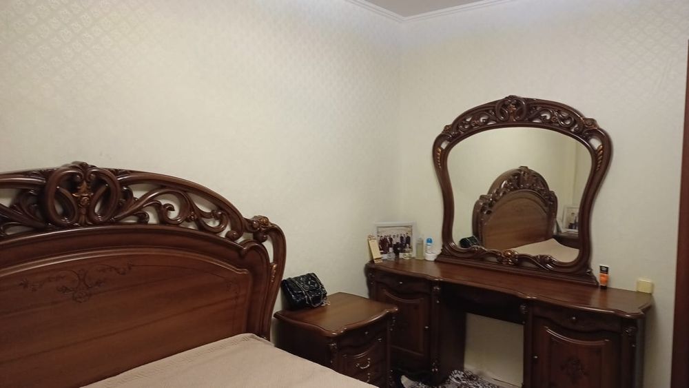 Продам спальный гарнитур