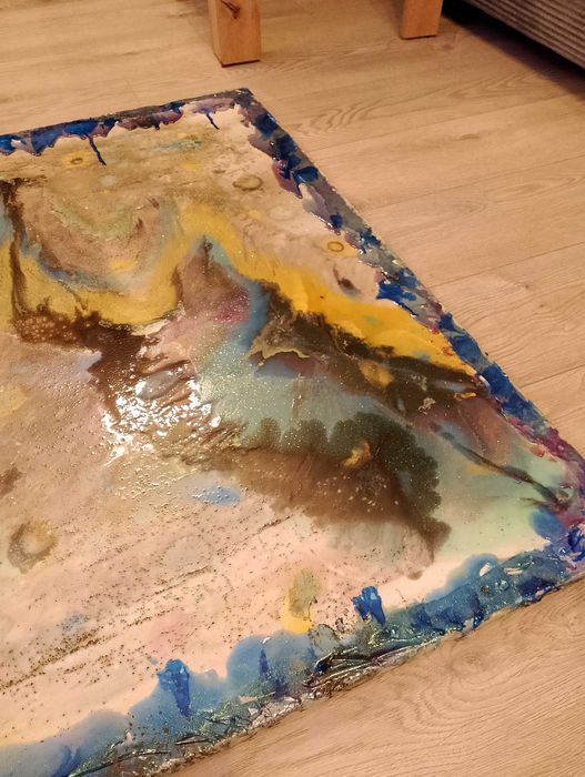 Ръчно рисувана картина от епоксидна смола с размери 100см. на 70см.