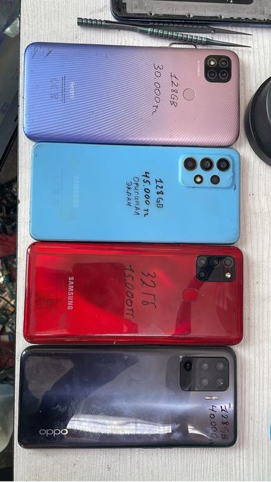 продам телефоны .