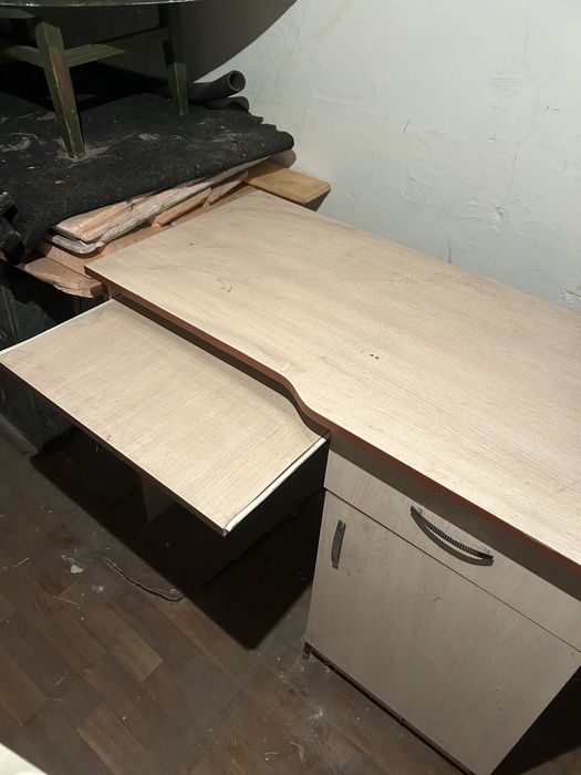 Продам компьютерный столик