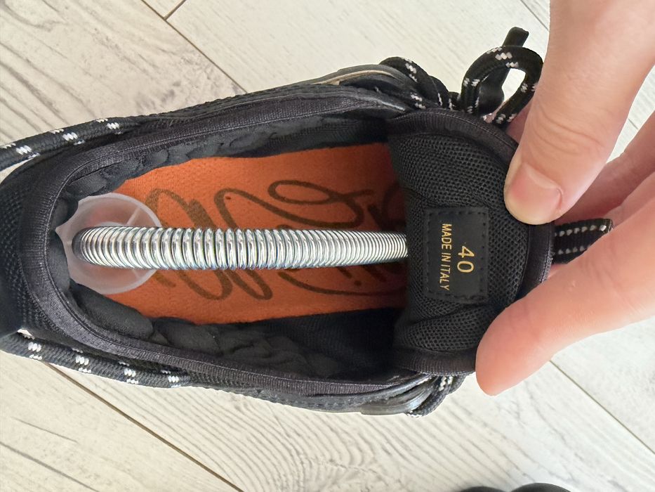 Versace chain reaction 40