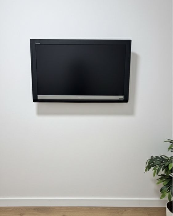 Комод,телевизор .Торг