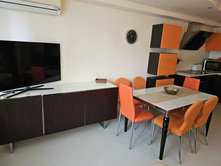 Дава се под наем Тристаен апартамент в Варна, Червен площад - 100 кв.м за 797.64 € - Снимка #15