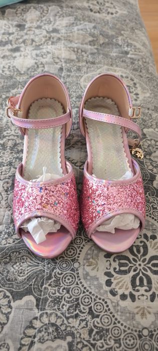 Детские вещи даром