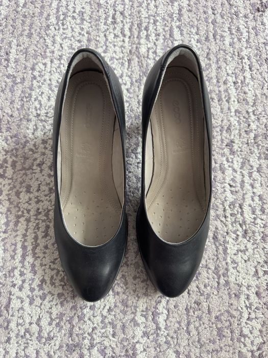 Pantofi damă ECCO noi, mărimea 37, din piele naturală, negri