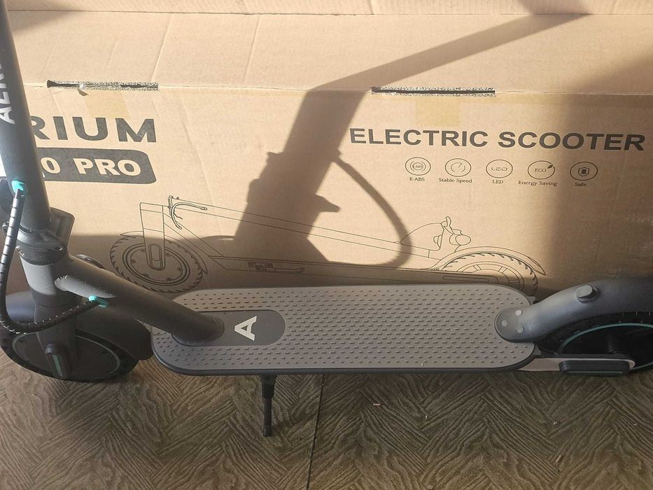 Noua 0km Trotinetă! Suport telefon montat. Cu garantie