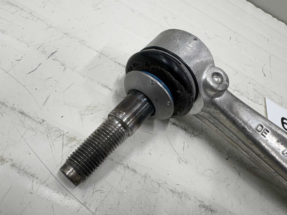 Заден ляв горен носач / Заден десен горен носач БМВ М2 М3 М4