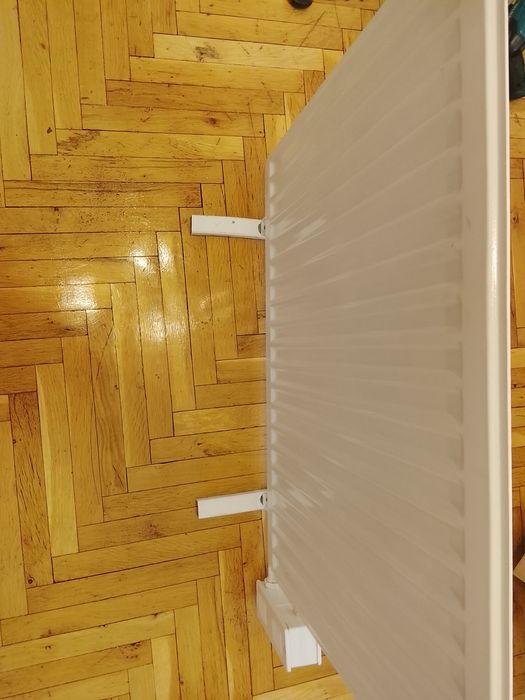 Маслен панелен радиатор 750w