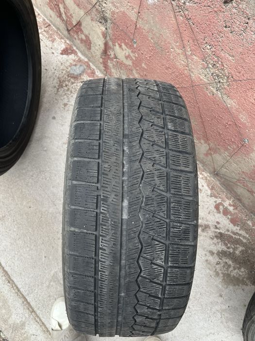 Зимние шины 235/45/18