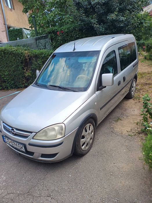 Vând Opel Combo
