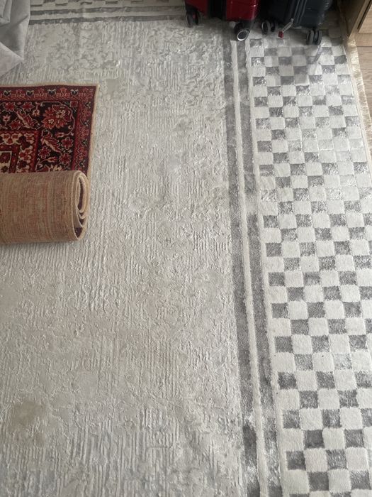 Продам ковры в отличном состояние