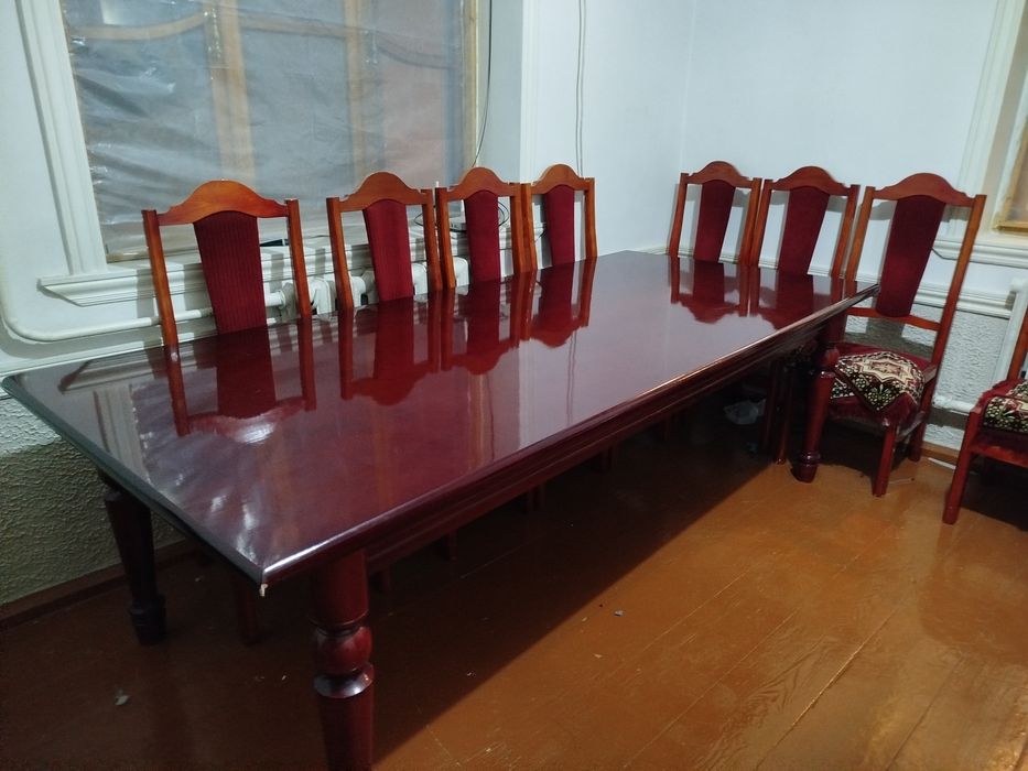 Stol stul na 12 person