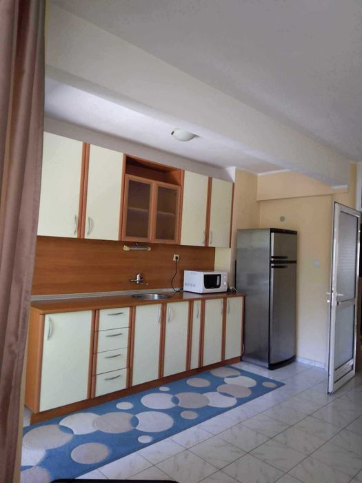 Дава се под наем Двустаен апартамент в Плевен, Широк център - 80 кв.м за 300 € - Снимка #3