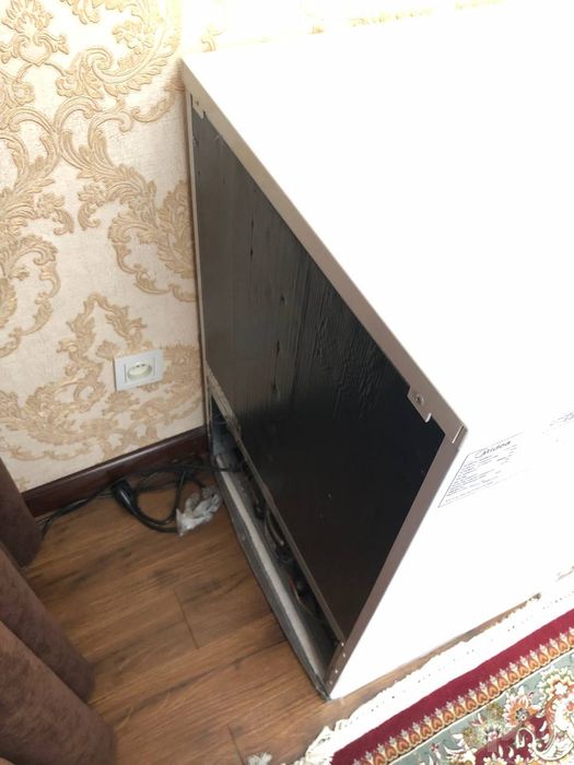 Морозильник Midea 86л — в хорошем состоянии
