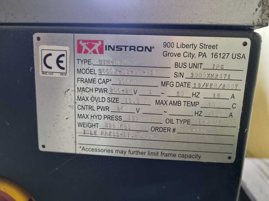 Mașină de testare universală Instron 300DX, 300 kN, 2007