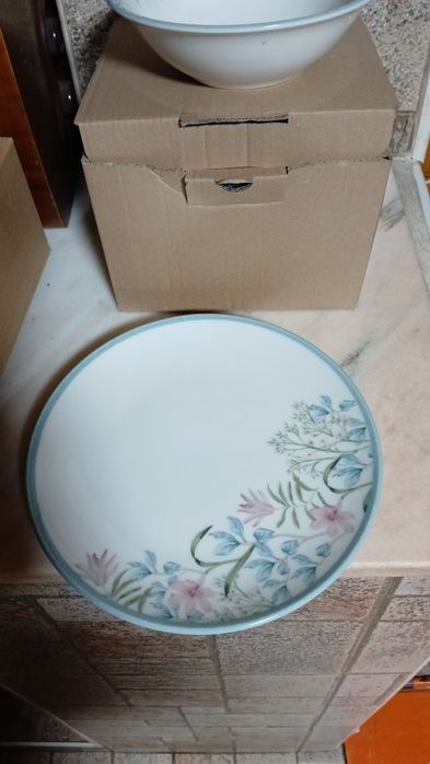 Set farfurii din UK, 24 bucăți,  nefolosit, oale inox Tefal, calitate