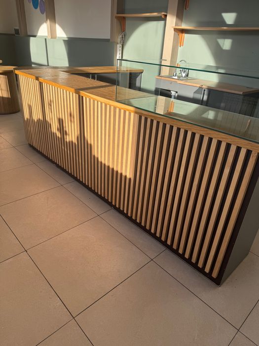 Продам барную стойку со столами